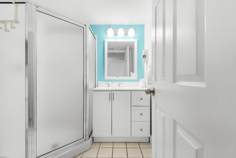 Bathroom 3, Pelican Beach Resort 505, Okaloosa