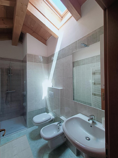 Bathroom 2, Casa del Ruscello, Trento