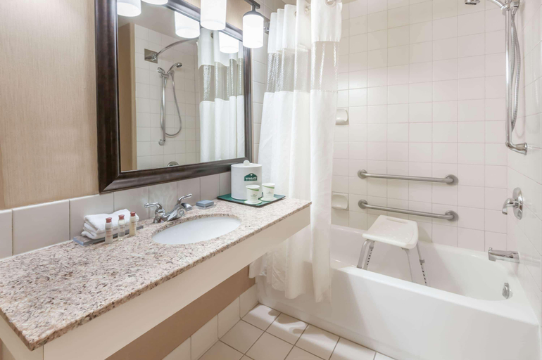 Bathroom 4, Wingate by Wyndham - Edmonton West, Division No. 11
