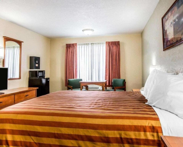 Bedroom 2, Golden Star Hotel, London