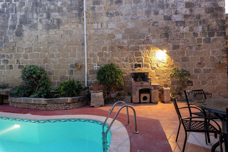 Sport & Beauty 4, Tan-Nanna Farmhouse