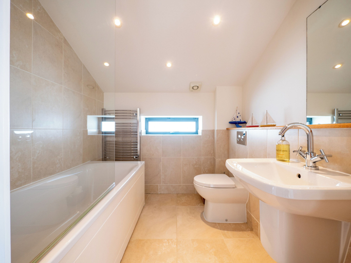 Bathroom, Coastguards Beach House, Devon