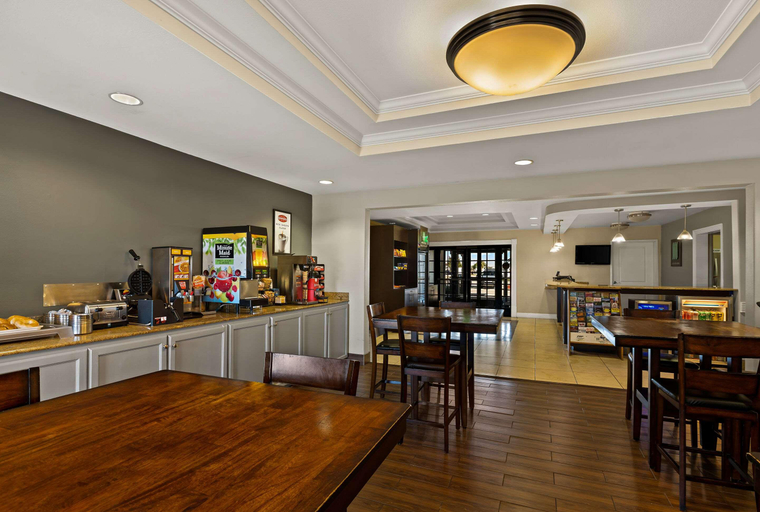 Food & Drinks 4, MainStay Suites Houma, Terrebonne