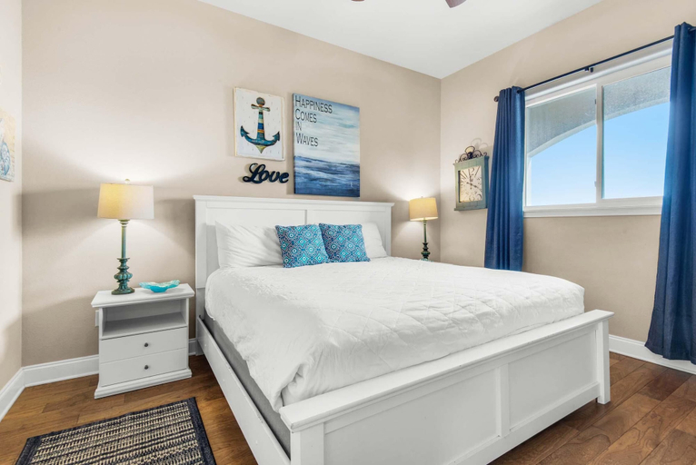 Bedroom 3, Alerio A402, Walton