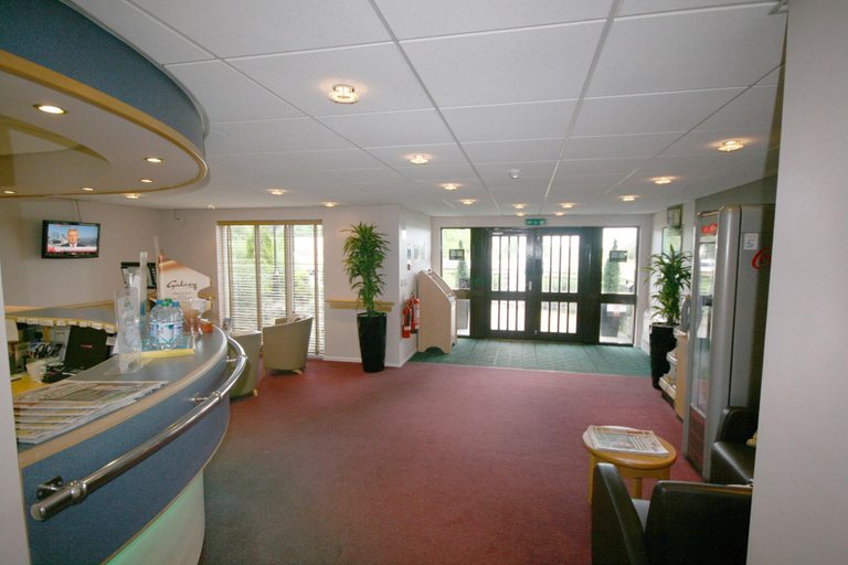 Public Area 2, Days Inn by Wyndham Bradford M62, Calderdale
