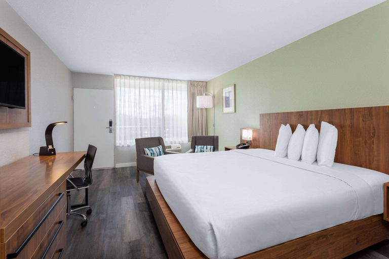 Bathroom 3, Ramada by Wyndham Altamonte Springs, Seminole