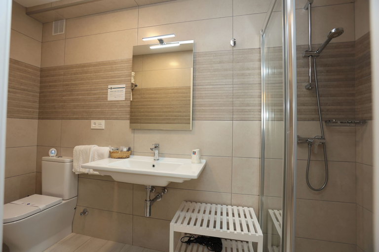 Bathroom 3, Hotel Ros Mary, Lugo