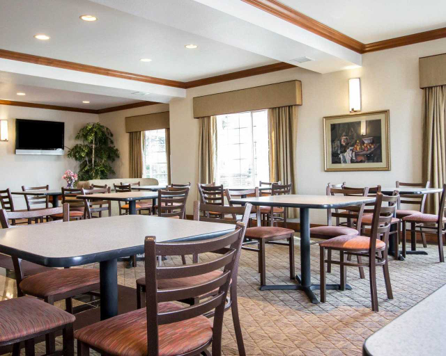 Food & Drinks 5, Comfort Inn & Suites Gillette, Campbell