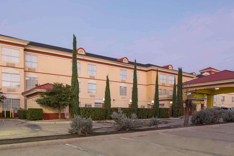 Exterior & Views 2, Comfort Suites Fort Worth North Fossil Creek, Fort Worth