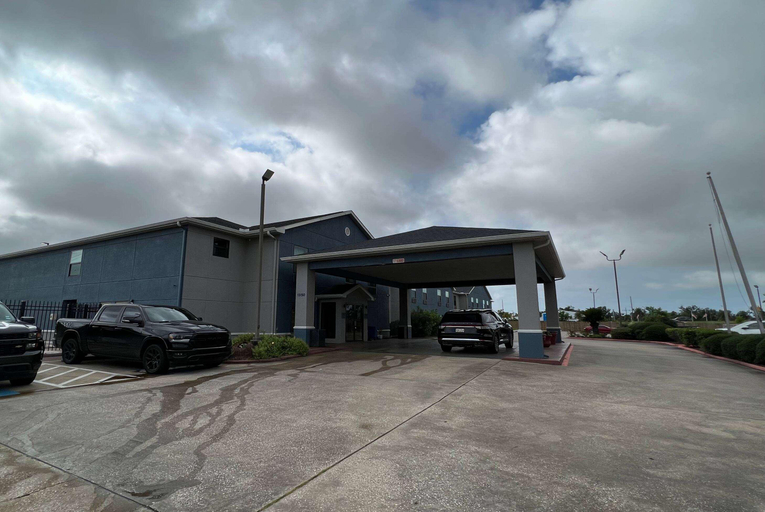 Exterior & Views 2, Super 8 by Wyndham Lake Charles/Sulphur, Calcasieu