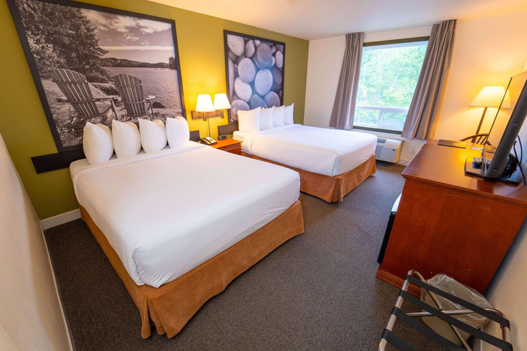 Bedroom 3, Super 8 by Wyndham Amherst, Cumberland