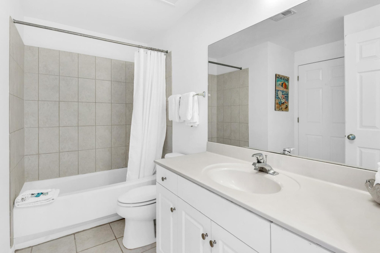 Bathroom 5, Majestic Sun 302a, Walton