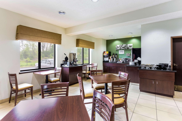 Food & Drinks 5, Sleep Inn & Suites Kingsport, Sullivan