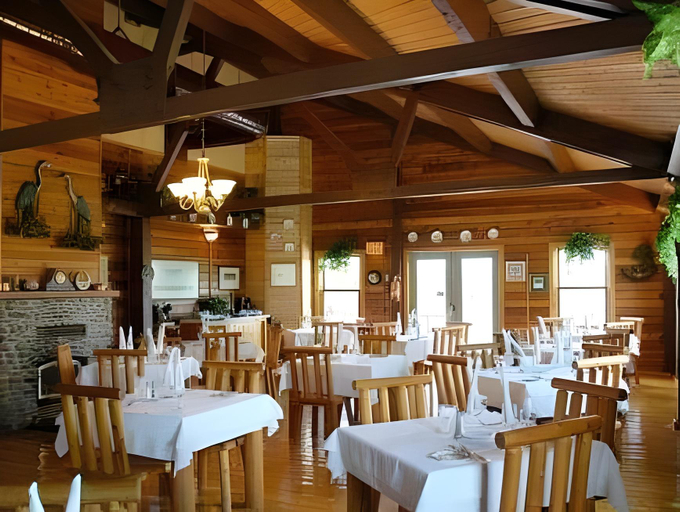 Food & Drinks 5, Bras d'Or Lakes Inn, Richmond