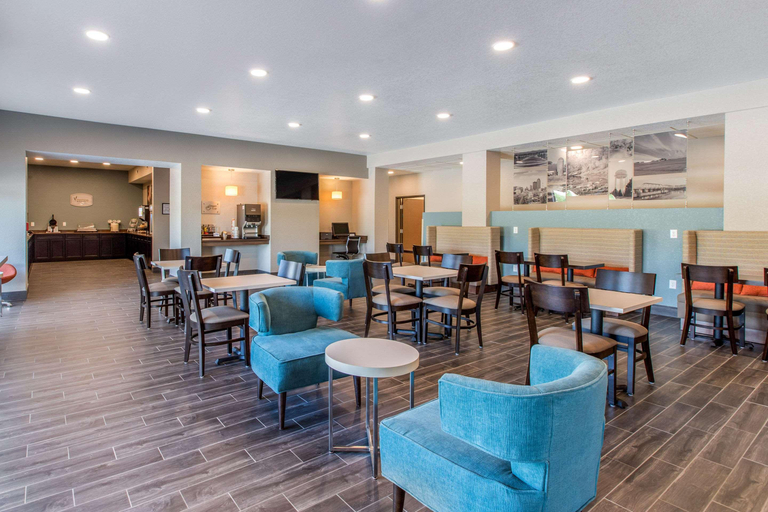 Public Area 2, Sleep Inn & Suites Ankeny - Des Moines, Polk