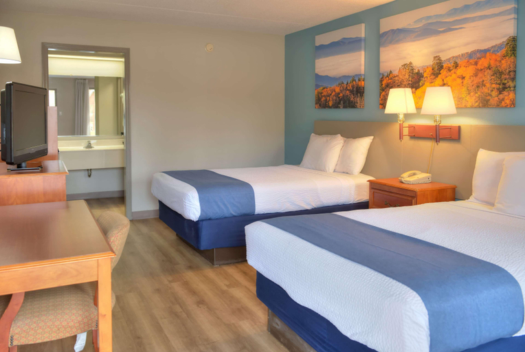 Bedroom 3, Days Inn by Wyndham Harriman, Roane