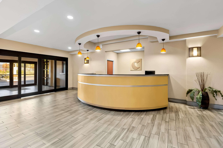 Public Area 2, Comfort Suites, Bay