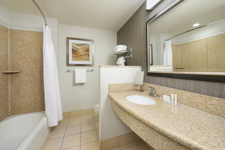 Bathroom 5, Courtyard by Marriott Grand Junction, Mesa