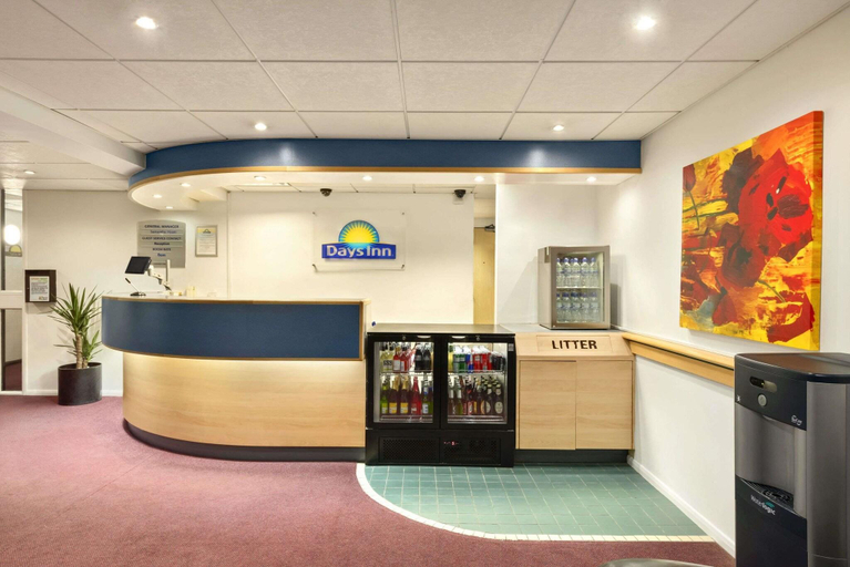Public Area 2, Days Inn by Wyndham Fleet M3, Hampshire