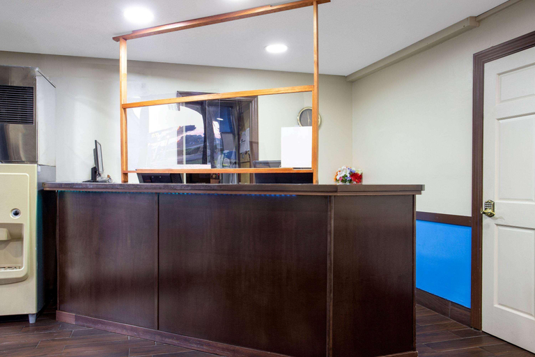 Public Area 2, Travelodge by Wyndham Richmond IN, Wayne