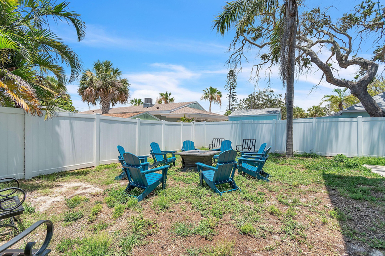 Others 5, Bates Avenue House, Pinellas