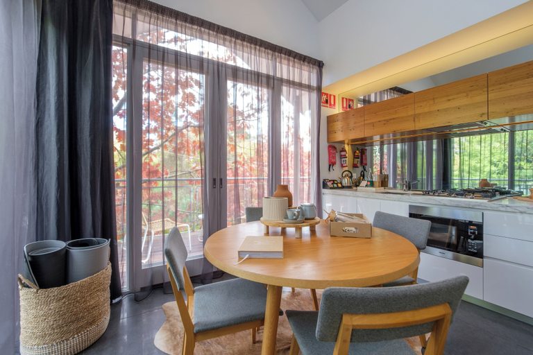 Dining Room 7