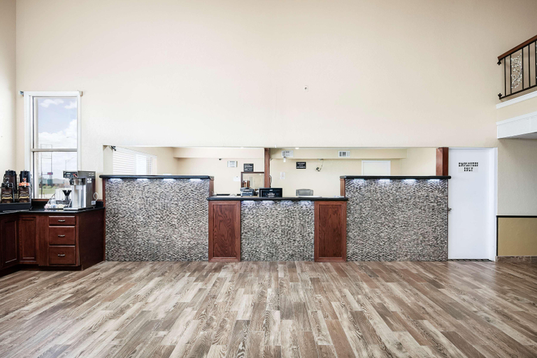 Public Area 2, Super 8 by Wyndham Elk City, Beckham