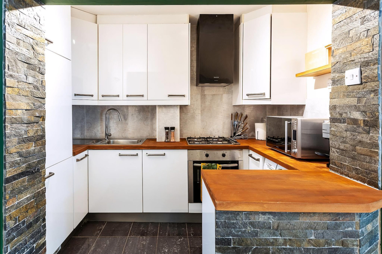 Others 4, Chiswick Gem: Stylish 1-bed Flat for Modern Living, London