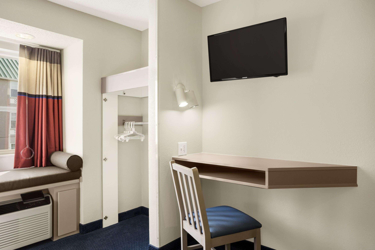 Bedroom 3, Microtel Inn & Suites By Wyndham Louisville East, Jefferson
