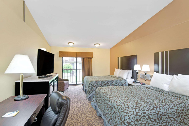 Bedroom 5, Days Inn by Wyndham Washington Pennsylvania, Washington