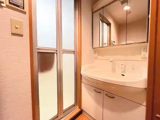 Bathroom 5, Amika First, Setagaya