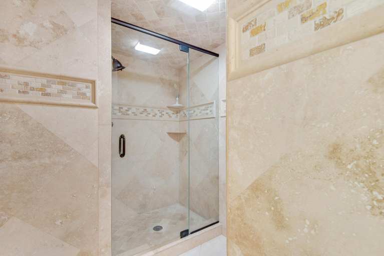 Bathroom 4, East Pass 309, Okaloosa