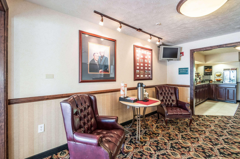 Public Area 2, Rodeway Inn & Suites Charles Town, Jefferson