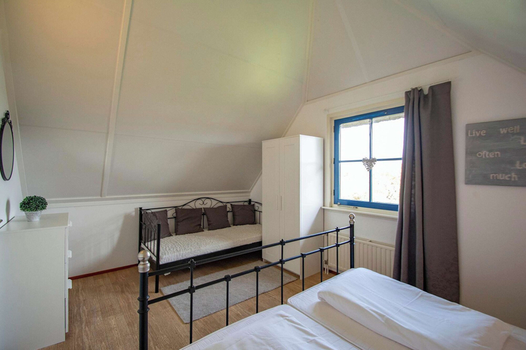 Bedroom 2, Villa in Callantsoog Near the Beach, Zijpe