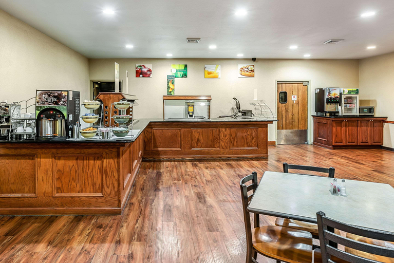 Food & Drinks 5, Quality Inn & Suites Mississippi River, Marion