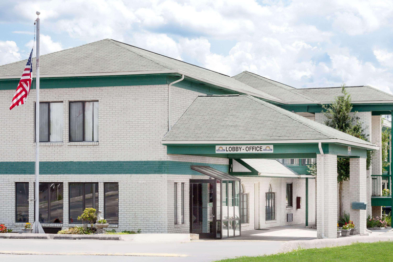 Exterior & Views 5, Days Inn by Wyndham Morristown, Hamblen