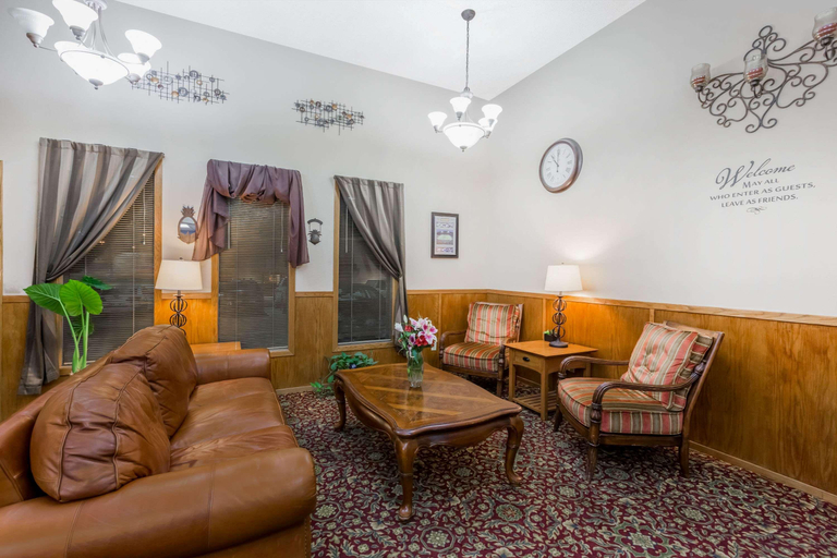 Public Area 2, Super 8 by Wyndham Manhattan KS, Riley