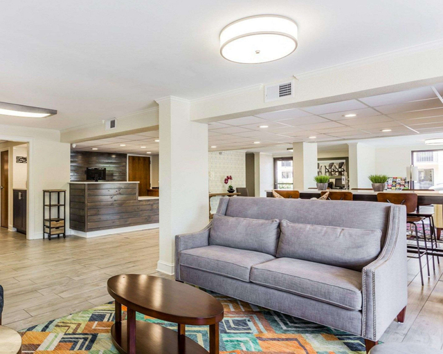Public Area 2, Quality Inn & Suites Mount Pleasant, Henry