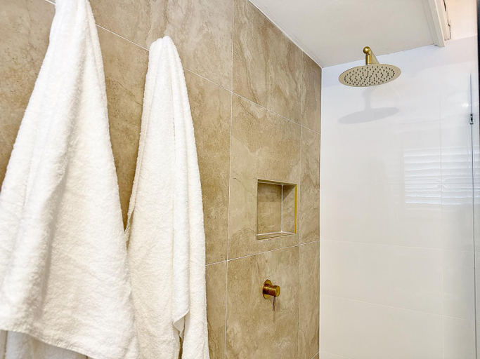 Others 2, Solhaus - Modern 1BR by Towradgi Beach, Wollongong - Inner