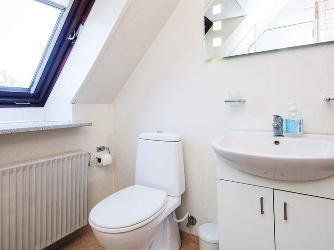 Bathroom 4, 3 Person Holiday Home in Ansager, Varde