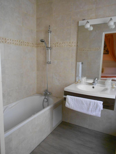 Bathroom 3, Hotel Le Medieval Palais des Papes, Vaucluse