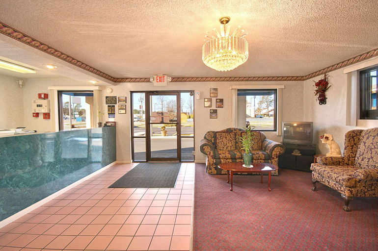 Public Area 2, Super 8 by Wyndham Bryant Little Rock Area, Saline
