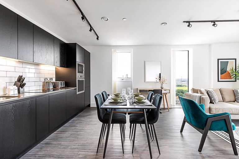 Food & Drinks, Luxurious West London Apartment, London