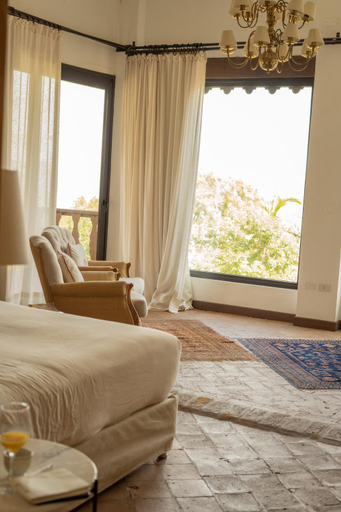 Bedroom 2, Casa del Val - Villa María Hotel, Water body
