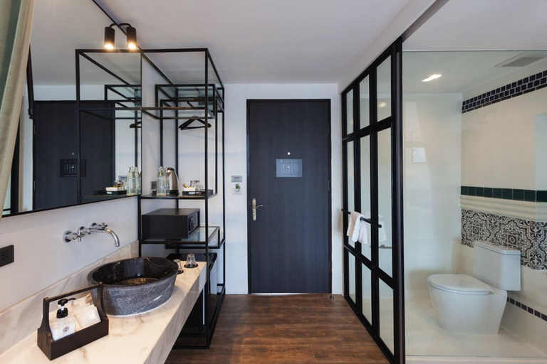 Bathroom, Oriental Heritage Hotel, Bang Rak
