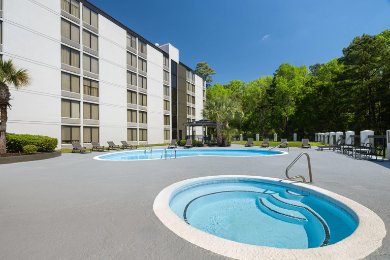 Sport & Beauty 5, La Quinta Inn & Suites By Wyndham Myrtle Beach, Horry