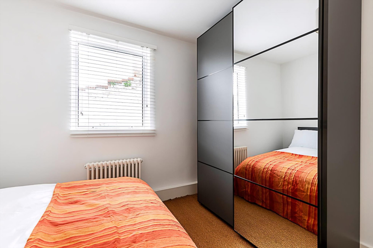 Bedroom 3, Stylish Chiswick Apartment With a Private Terrace, London