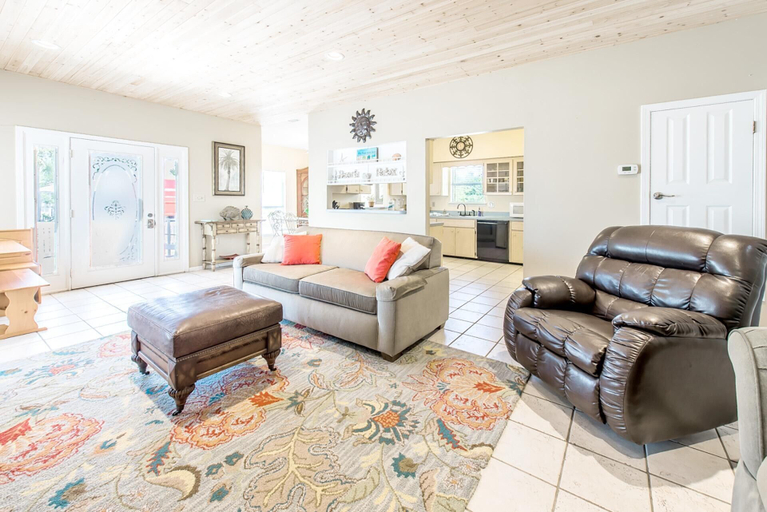 Others 2, Crystal Cottage, Okaloosa