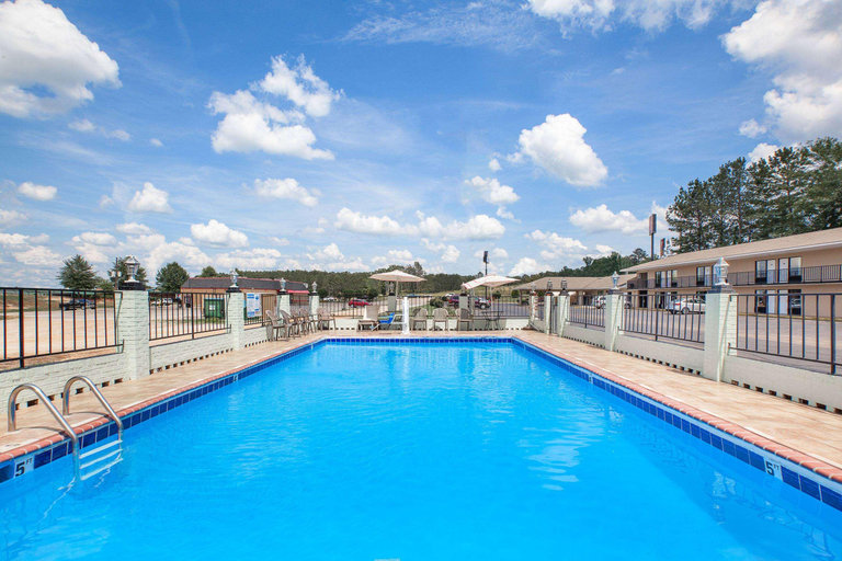Sport & Beauty 3, Days Inn By Wyndham Newton Ms/I-20, Newton