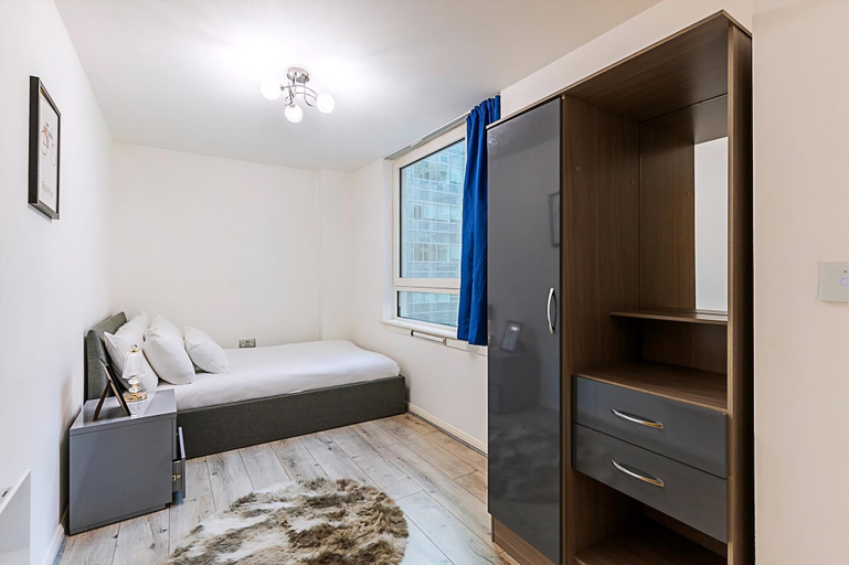 Bedroom 3, Modern and Minimalist Flat in Vauxhall, London